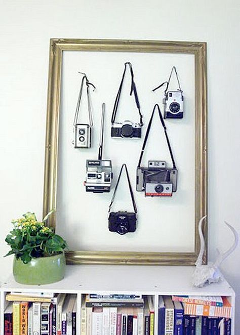 20 Clever Ways To Use Picture Frames That Don’t Involve Pictures Camera Decor, Camera Art, Old Cameras, Rooms Ideas, Weekend Projects, Storage Diy, Vintage Cameras, Vintage Camera, Craft Storage