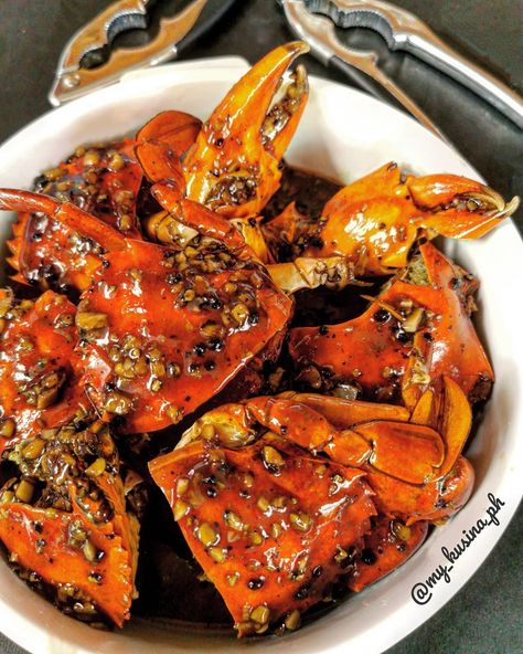 @my_kusina_ph shared a photo on Instagram: “Black Peppered Crabs ❤️ . . Steam Crabs (then chop into half) and set aside. In a wok with cooking oil, saute minced garlic and ginger.…” • Aug 26, 2020 at 12:46am UTC Steamed Crabs, Garlic And Ginger, Cooking Oil, Minced Garlic, Black Pepper, Chicken Wings, Crab, Food Ideas, Steam