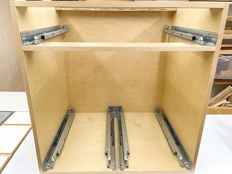 What are the different types of drawer slides, and which ones should I choose for my project? Learn everything you need to know about drawer slides in this article! Long Drawer Slides, Drawer Slides Ideas, Bottom Mount Drawer Slides, Under Mount Drawer Slides, Drawers Without Slides, Fireplace Cabinets, Wood Techniques, Drawer Sliders, Cabinet Slides