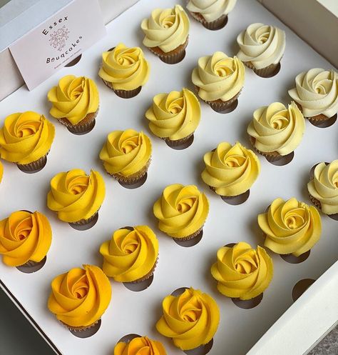 Yellow Cupcakes Aesthetic, Yellow Cupcakes Decoration, Rosette Cupcakes, Haldi Decoration Ideas, Quince Decor, Shades Of Yellow Color, Haldi Decoration, Yellow Cupcakes, Red Cupcakes