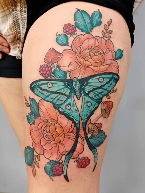 Rose And Moth Tattoo, Pink Moth Tattoo, Moth Flower Tattoo, Min Tattoo, Tattoo Bible, Luna Moth Tattoo, Aa Tattoos, Live Tattoo, Moth Tattoo Design