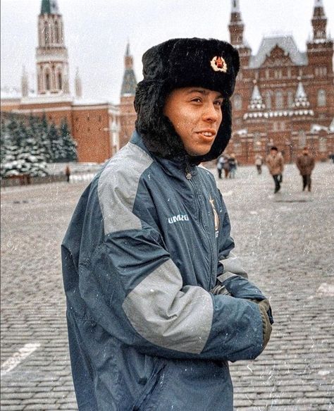 R9 in Moscow. Old Football Players, Ronaldo 9, Ronaldo Pictures, Cr7 Messi, Football Players Images, Football Photography, Retro Football Shirts, Football Images, Football Icon