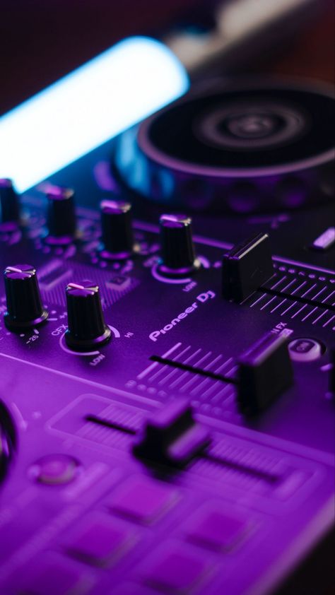 Dj Aesthetic, Focus Music, Music Mixer, Home Recording Studio Setup, Dj Photography, Mixer Dj, Dj Images Hd, Dj Photos, Electro Music