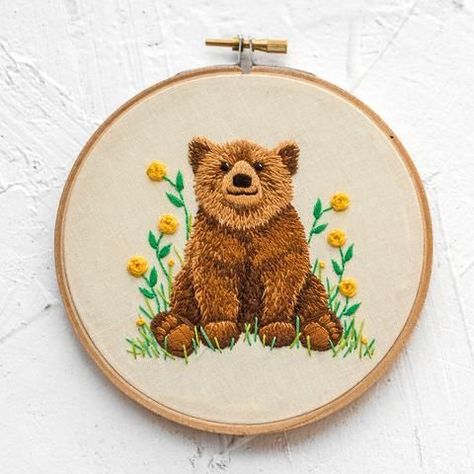 UPDATE! There is now a kit available for this class on Crafsy here. I am so excited to share my new online class with you! Please sign up here! Scroll down to check out the trailer and to see photos… Animal Embroidery Patterns, Embroidered Animals, Modern Hand Embroidery, 강아지 그림, Embroidery Stitches Tutorial, Hand Work Embroidery, Hand Embroidery Projects, Embroidery Patterns Vintage, Embroidery Gifts