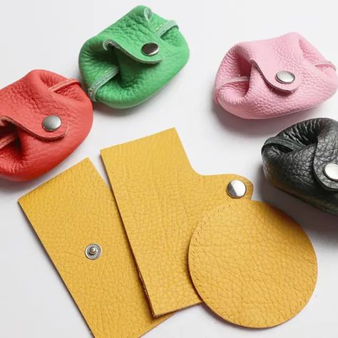 Leather Coin Purse Pattern Free, Leather Projects Templates, Leather Pouch Pattern, Mini Handbags Leather, Pouch Template, Purse Template, Diy Coin Purse, Purse Patterns Free, Leather Coin Pouch