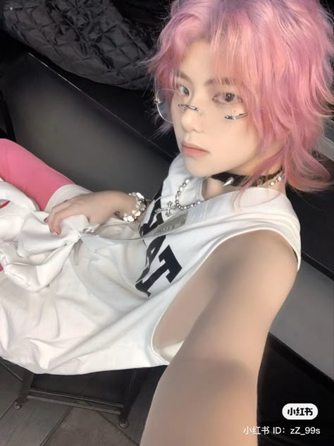 Cute Formal Outfits, Dress Outfits Aesthetic, Pink Hair Guy, Y2k Asian, Long Pink Hair, Korean Y2k, Skirt Ideas, Men Hair Color, Dyed Hair Inspiration