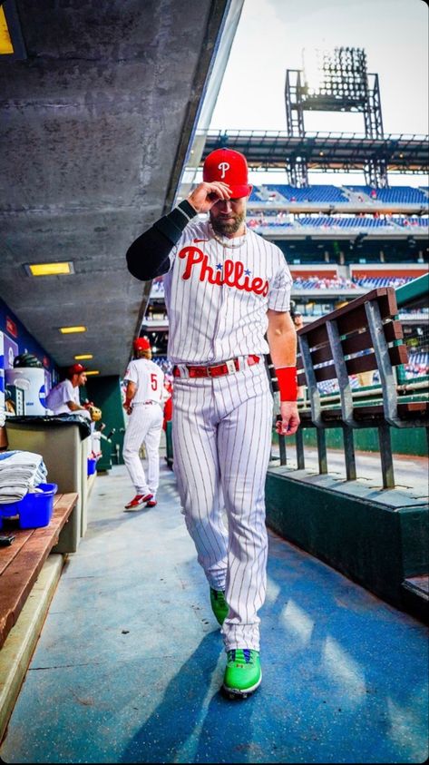 Bryce Harper Aesthetic, Bryce Harper Phillies, Philadelphia Phillies Wallpaper, Bryce Harper Wallpaper, Phillies Wallpaper, Baseball Wallpapers, Baseball Motivation, Baseball Phillies, Baseball Drip