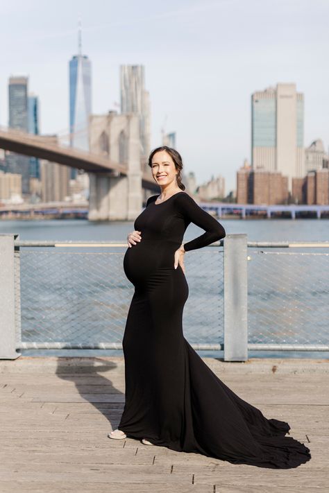 Pregnant Photoshoot, Pregnant Photos, Fall City, Brooklyn Bridge Park, Maternity Photo Shoot, Manhattan Bridge, City Family, Spring Family, Comfortable Walking Shoes