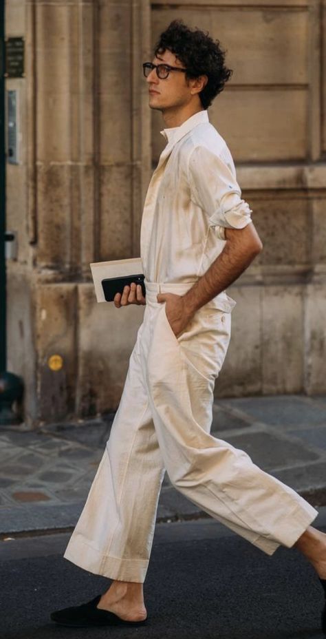 Giovanni Dario Laudicina, Men Fashion Haute Couture, Italian Menswear Style, Men’s Fashion Photography, Haute Couture Men, All White Outfit Men, Mens Italian Fashion, Walking Down The Street, Mens Fashion Urban