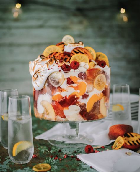 Party Peach & Lemon Meringue Trifle | Toast Meringue Trifle, Trifle Bowl Recipes, Candied Lemon Slices, Trifle Dessert Recipes, Fruit Trifle, Peach Jelly, Peach Drinks, Blow Torch, Trifle Bowl