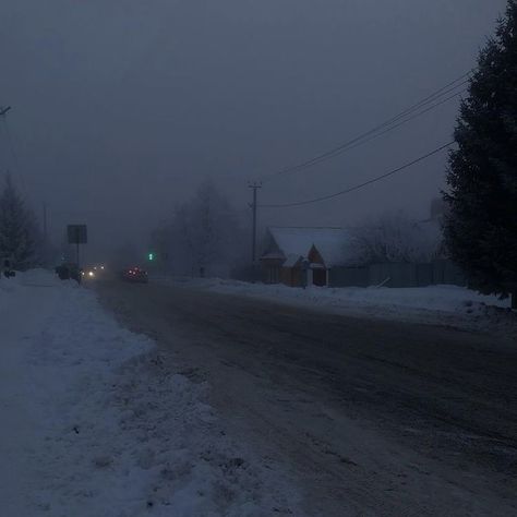 Midwest Emo, Russian Winter, I Love Winter, Winter Scenery, Snowy Day, Blue Hour, Dark Photography, Winter Aesthetic, Pretty Places