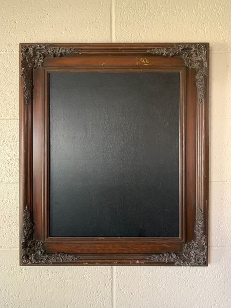 Homemade DIY Chalkboard Craft - Made from a Vintage Wall Frame found at the Goodwill. Diy Picture Frames On The Wall, Chalkboard Crafts, Pictures At Home, Chalkboard Projects, Blackboard Drawing, Deni Denials, Goodwill Store, Empty Frame, Joker Poster