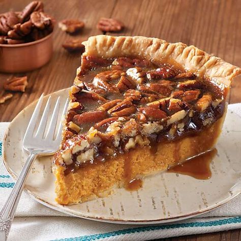 Pecan Pie Paula Deen, Rum Pie, Toffee Pie, Sweet Potato Pecan Pie, Sweet Potato Pecan, Pie Dough Recipe, Pecan Topping, Sweet Potato Pies Recipes, Delicious Food Ideas