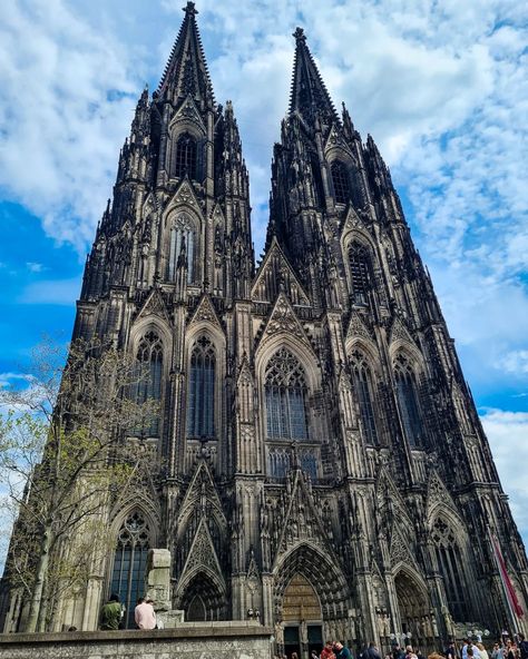 • 🇩🇪 • The Cologne Cathedral (Kölner Dom) in Cologne, Germany. The tallest twin-spired church in the world at 157m and Germany's most visited landmark. Declared a World Heritage Site in 1996. The Cathedral is located right outside Cologne's centrail train station, so if you don't plan to visit the town but will pass through the station, just step outsite for a moment to take in its beauty. It's one of the most beautiful buildings I's ever seen and you can even climb up the tower to see the... Goth Architecture, Free Climb, Germany Cologne, A Bottle Of Water, Side Entrance, Bottle Of Water, Europe Germany, Bullet Journal Design, Journal Design Ideas