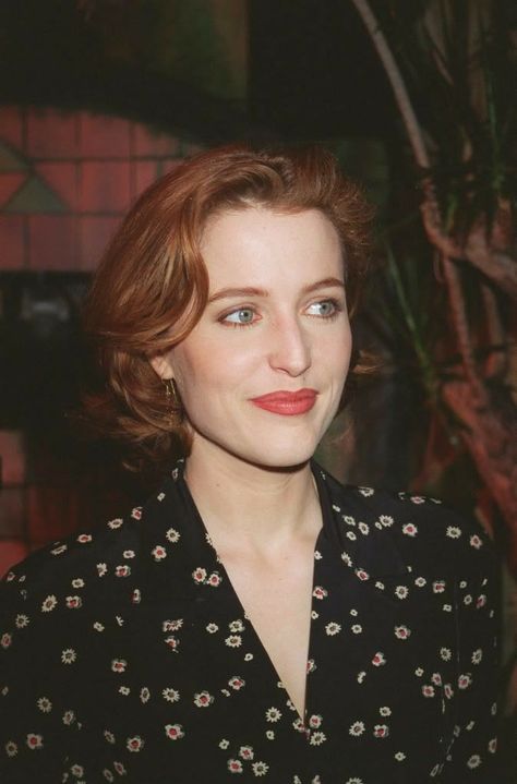 Young Gillian Anderson, Dana Scully Makeup, Gillian Anderson Young, Agent Scully, David And Gillian, Dana Scully, Gillian Anderson, X Files, Our Lady