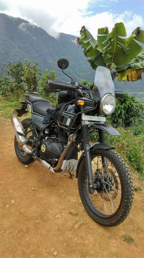 Royal Enfield Himalayan 411cc black color Himalayan Bike, Royal Enfield Hd Wallpapers, Himalayan Royal Enfield, Indoor Bike Rack, Moto Wallpapers, Royal Enfield Himalayan, Enfield Bike, Enfield Himalayan, Enfield Classic