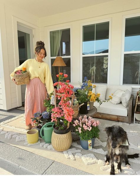 Plus Size Aesthetic Outfits, Grandma Aesthetic, Core Fashion, Summer Dining, Dream Cottage, Mama Style, Old Farmhouse, Instagram Photo Inspiration, Plant Mom