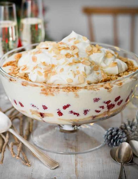 The amaretti biscuits add a lovely texture and flavour to a classic trifle recipe. It's a perfect boozy way to conclude your Christmas day feast Christmas Trifle Recipes, Trifle Recipes Easy, Easy Trifle, Amaretti Biscuits, Christmas Trifle, Christmas Dessert Recipes, Delicious Christmas Desserts, Christmas Desserts Easy, Baked Alaska