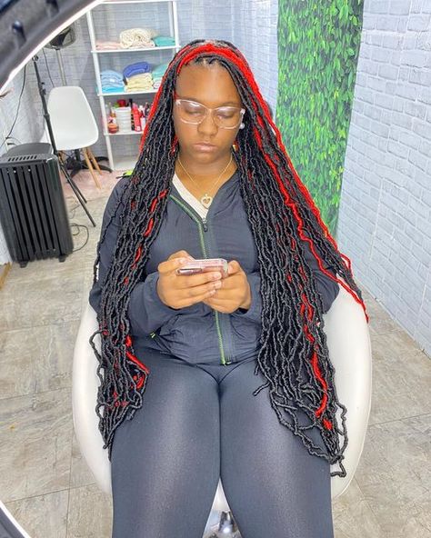 Red And Black Peekaboo Soft Locs, Red Soft Locs Black Women, Red And Black Island Twist, Soft Locs Red, Red And Black Soft Locs, Red And Pink Soft Locs, Red Faux Locs Hairstyles, Green And Black Soft Locs, Red Soft Locs