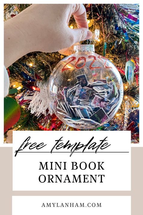 Yearly Book Ornament, Year Of Books Ornament, Book Filled Ornament, Miniature Book Ornament Diy, Mini Books Ornament, Diy Ornaments Christmas Gifts, Mini Book Gift Ideas, Mini Cricut Projects, Christmas Book Ornaments