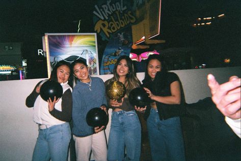 Bowling Fits Aesthetic, Bowling Bday Party, Bowling With Friends Aesthetic, Bowling Picture Ideas, Bowling Pictures Instagram, Bowling Fits, Bowling Aesthetic Pictures, Bowling Alley Aesthetic, Bowling Photos