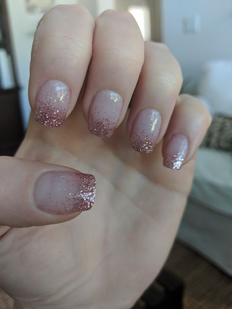 SNS Rose gold glitter ombre French manicure French Tip Nails With Rose Gold, Ombre Glitter French Tip Nails, Rose Gold Glitter Tip Nails, Glitter Tip French Manicure, French Tip Rose Gold Nails, Rose Gold Nail Tips, Rose Gold Nails French, Sns Glitter Nails, Rose Gold Nails French Tip