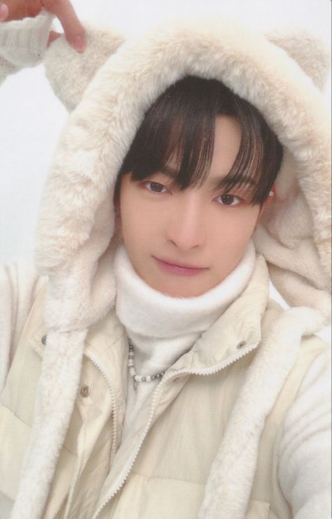 hongjoong ateez snowman factory photocard scan Ateez Snowman Factory, Ateez Freebies, Ateez Photocards, Oh Captain My Captain, Hong Joong, Hongjoong Ateez, Ateez Hongjoong, Kim Hongjoong, Pose Reference Photo