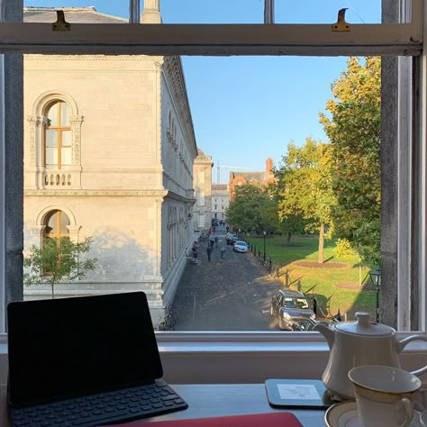 Dublin Apartment Aesthetic, Trinity College Dublin Campus, Trinity College Dublin Dorm, College In Ireland, Life In Ireland, Study Abroad Aesthetic Ireland, Trinity College Dublin Aesthetic, Study Abroad Ireland, Dublin University