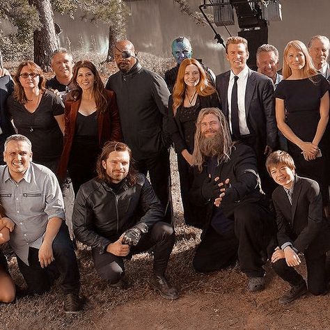 Marvel Cast Aesthetic, Avengers Cast Photos, Marvel Cast Photos, Marvel Twitter, Mcu Cast, Avengers Cast, Marvel Cast, Scarlet Witch Marvel, Marvel Photo