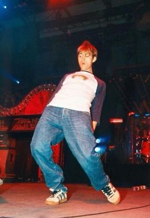 Damon Albarn 90s, Blur Band, 90s Fashion Men, Damon Albarn, British Men, Radiohead, Gorillaz, Most Beautiful Man, Cutie Patootie