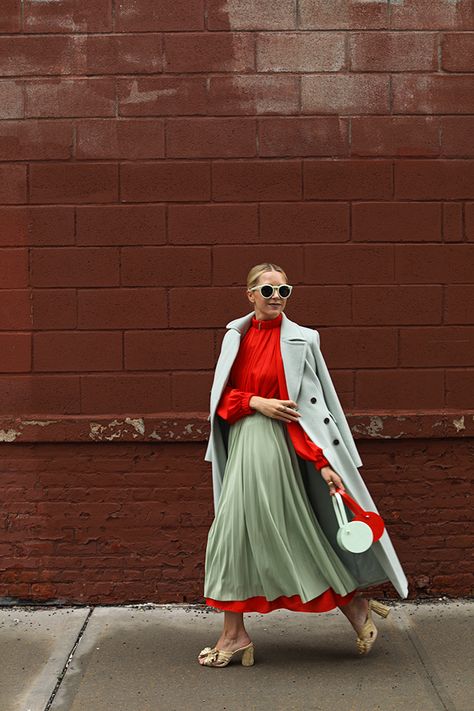 Mint and Red Color Combination for Fall | How to Style a Skirt Over a Dress | Mint Coat for Fall Red Color Combinations, Fall Fashion Coats, Color Combinations For Clothes, Jeanne Damas, Fashion Sites, Layering Outfits, Fall Color, Cozy Outfit, Looks Chic