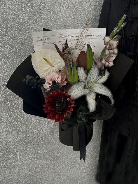 Grunge Bouquet, Flower Bouquet Dark, Dark Bouquet, Boquette Flowers, Dark Flowers, A Bouquet Of Flowers, Flowers Bouquet Gift, Nothing But Flowers, Flower Therapy