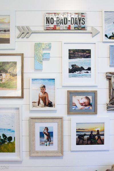 Beach Theme Gallery Wall with Free Printable Beach Photography Beach House Photo Wall, Coastal Family Photo Wall, Beach Gallery Wall Ideas, Beach House Instagram Wall, Beach House Gallery Wall, Coastal Photo Wall, Coastal Gallery Wall Ideas, Vacation Gallery Wall, Display Vacation Photos Wall Art