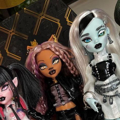 Clawdeen Doll, Everything Fashion, Fantasy Dolls, Mh Dolls, Doll Design, Custom Monster High Dolls, Monster High Art, Fantasy Art Dolls, Monster High Repaint