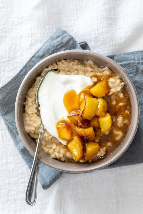 Chai spiced oatmeal with easy coconut caramel apples is the kind of delicious, healthy breakfast dreams are made of. Great for making ahead as well. #breakfast #breakfastrecipe #oatmealrecipe #oats #easyoatmeal #creamyoatmealrecipe #glutenfree #glutenfreebreakfast #simplydeliciousrecipes Spiced Oatmeal, Delicious Healthy Breakfast, Caramelized Apples, Healthy Brunch Recipes, Yummy Healthy Breakfast, Easy Oatmeal, Healthy Brunch, Coconut Caramel, Oatmeal Recipes