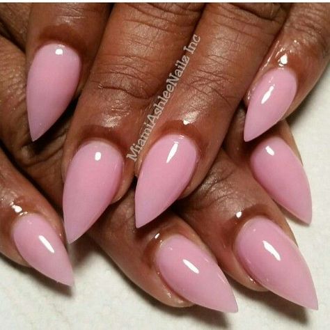 My friends were sitting together, talking about nails. We were discussing short stiletto nails. These nails are cool and sharp, but not Pointed Short Nails, Spring Pointy Nails, Nail Ideas Pointy Shape, Acrylic Nails Pointy Almond, Stellitoes Nails Short, Stelito Nails Short, Almond Pointy Nails, Short Pink Stiletto Nails, Short Stilleto Nails Acrylics