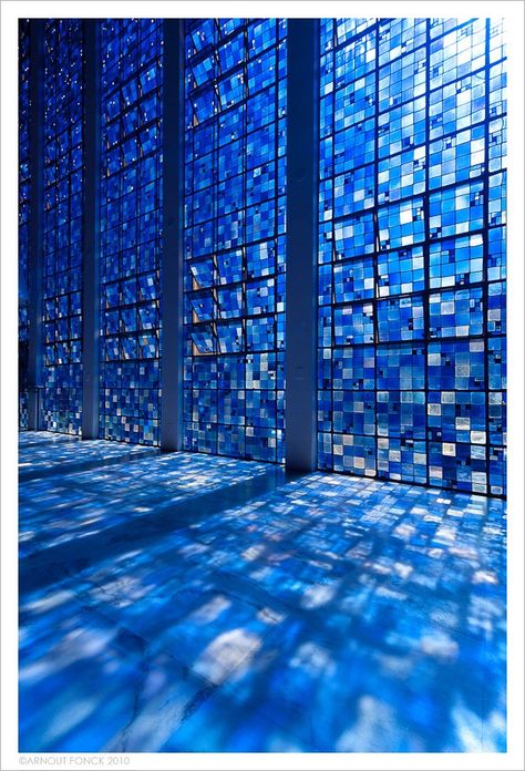 20100725_Brasilia_0182 | Explore Arnout Fonck's photos on Fl… | Flickr - Photo Sharing! Visuell Identitet, All Things Blue, Glass Walls, Glass Blocks, Feeling Blue, Stained Glass Art, Casas De Ensueño, Ravenclaw, The Blues