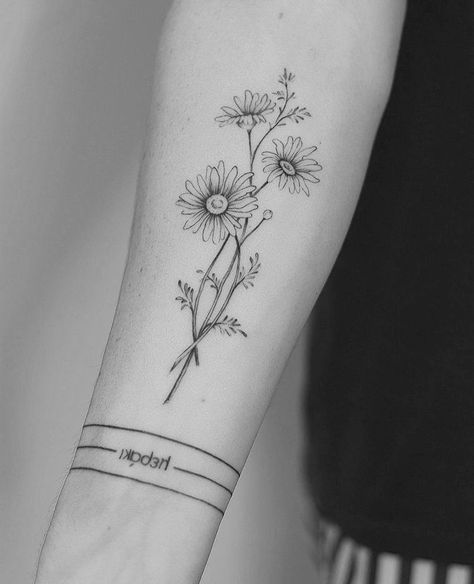 Fern And Daisy Tattoo, Michaelmas Daisy Tattoo, Three Daisy Tattoo, Wild Daisy Tattoo, Daisy Spine Tattoo, Daisy Flower Tattoo Designs, Mum Tattoo Ideas, Daisy Bouquet Tattoo, Sunflower Bouquet Tattoo