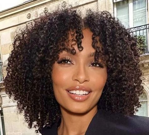 Nikki Makeup, Yara Shahidi, Twa Hairstyles, Beautiful Curly Hair, Natural Curls Hairstyles, Curly Hair Inspiration, My Beauty, Bad Hair, Afro Hairstyles