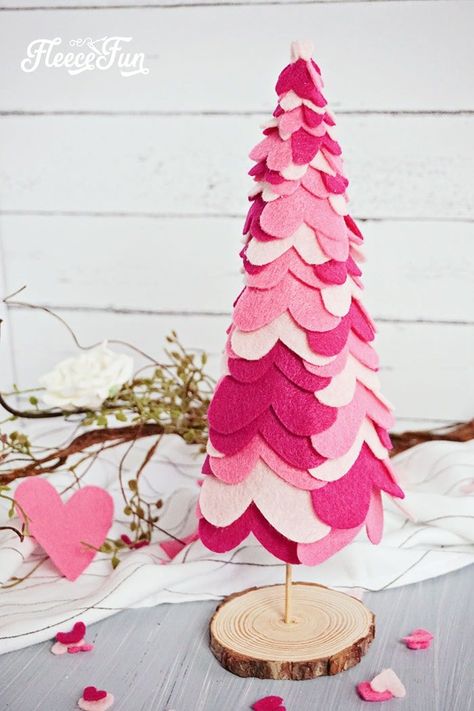 Valentines Day Decorations For Tables, Valentine's Cricut Projects, Faux Flowers Decor, Cricut Valentines Projects, Valentine Day Table Decorations, Valentine's Day Decorations, Diy Valentine's Day Decorations, Valentine Tree, Idee Cricut