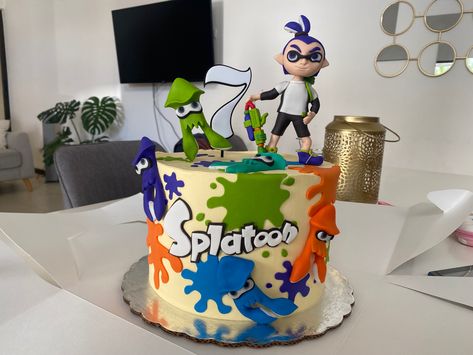 Splatoon cake Splatoon Birthday Cake, Splatoon Cake Ideas, Splatoon Cake, Splatoon Birthday Party Ideas, Art Party Cakes, 8th Birthday Cake, 3rd Birthday Cakes, Birthday Party Food, 11th Birthday