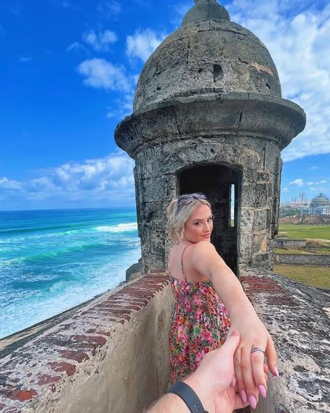 San Juan Photoshoot, San Juan Picture Ideas, Chinchorreo Puerto Rico Outfit, Puerto Rico Couple Pictures, Old San Juan Photoshoot, San Juan Puerto Rico Instagram Pictures, Puerto Rico Aesthetic Pictures, Old San Juan Puerto Rico Pictures, Puerto Rico Photo Ideas