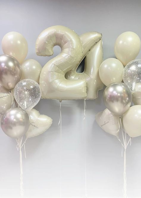 24th Birthday Decorations, Happy Birthday Words, 30th Bday Party, 21st Bday Ideas, Simple Birthday Decorations, Cute Birthday Pictures, 24th Birthday, 29th Birthday, Prop Styling