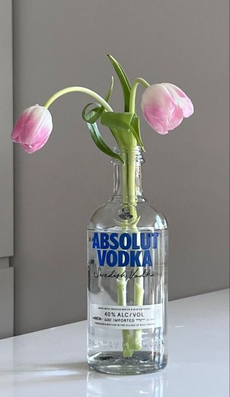 Liquor Bottle Flower Vase, Absolute Vodka Aesthetic, Absolut Vodka Aesthetic, Vodka Bottle Aesthetic, Vodka Aesthetic, Alcohol Decor, Aesthetic Vase, Vase Aesthetic, Vase Ideas