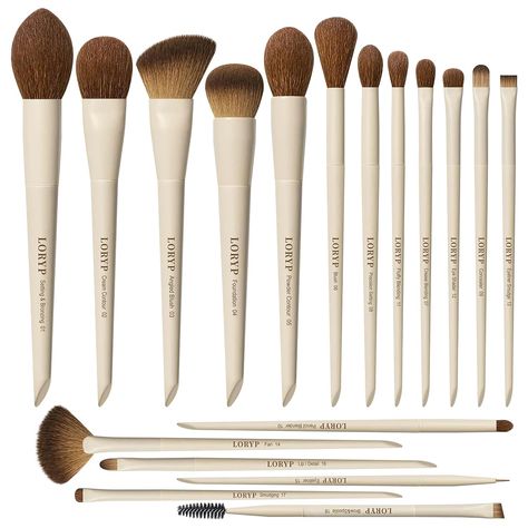 Discover the 18-Piece Face and Eye Brush Set, designed for a flawless makeup application. This kit features ultra-soft bristles perfect for foundation, concealer, blush, contouring, blending, and eyeshadow. The stylish khaki brushes are a must-have for any beauty enthusiast. Makeup Brush Set Amazon, Contour Blending, Eye Brushes Set, Blending Eyeshadow, Flawless Makeup Application, Makeup Brushes Set, Face Makeup Brush, Blush Contour, Makeup Tutorial For Beginners