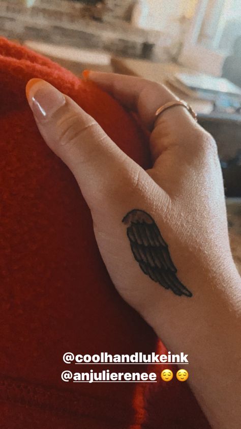 Angel Wing Tattoo On Finger, Wing Tattoo Hand, Angel Wing Hand Tattoo, Wing Hand Tattoo, Small Angel Wing Tattoo, Tattoo On Finger, Angel Wing Tattoo, Black Angel Wings, Tattoo Board