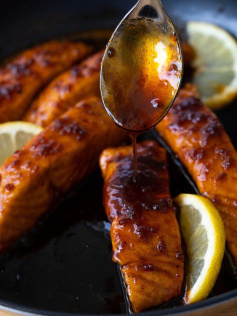 Lemon Honey Glazed Salmon Honey Lemon Glazed Salmon, Honey Lemon Pepper Salmon, Cooking Woman, Honey Glazed Salmon Recipe, Rosemary Salmon, Roasted Halibut, Air Fried Fish, Lemon Pepper Salmon, Lemon Garlic Salmon