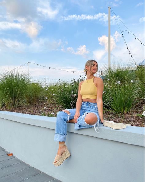 Outfits To Wear With Wedges, Wedge Outfit Summer, Casual Summer Dinner Outfit, Wedges Outfit Casual, Espadrille Wedge Outfit, Espadrilles Outfit Summer, Espadrille Wedges Outfit, Summer Wedges Outfit, How To Style Espadrilles