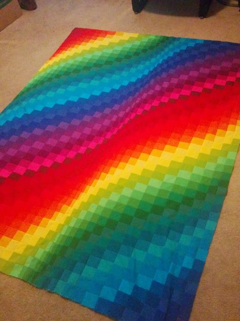 Rainbow Bargello - Jelly Roll Kona Roll Up Classic Bargello Quilts Tutorial, Motifs Bargello, Bargello Quilt Patterns, Rainbow Quilts, Free Quilt Tutorials, Quilts Blocks, Bargello Quilt, Bargello Patterns, Bargello Quilts