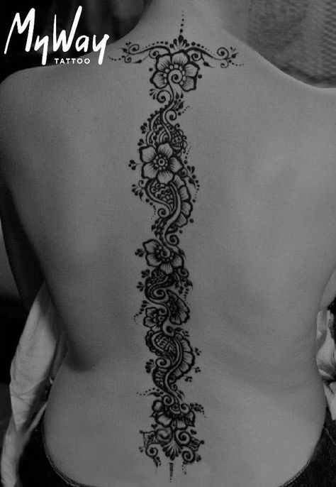 Spine Henna, Henna Tattoo Back, Back Henna, Cute Henna Designs, Henna Style Tattoos, Cute Henna, Henna Tattoo Hand, Henna Body Art, Mehndi Design Pictures